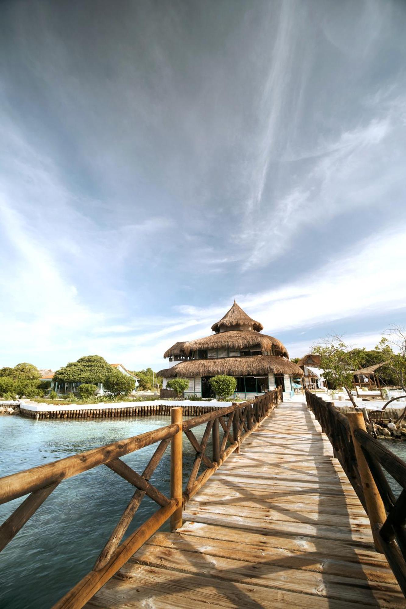 Отель El Embrujo Tintipan Tintipan Island Экстерьер фото